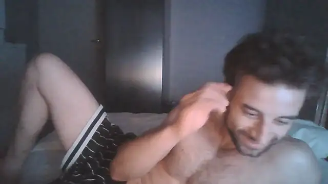 Snapshot of Vekie_007 chatting on 8, 7, 2026 Vekie 007 online show from 8, 7, 2026