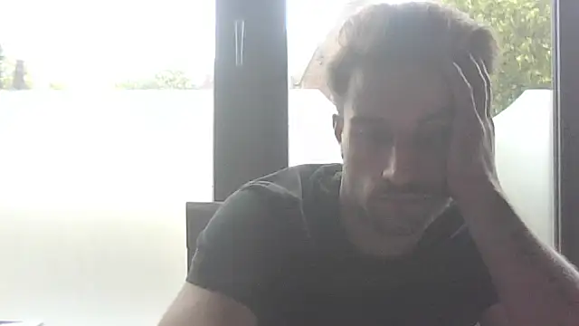 Snapshot of Vekie_007 chatting on 7, 6, 2026 Vekie 007 online show from 7, 6, 2026