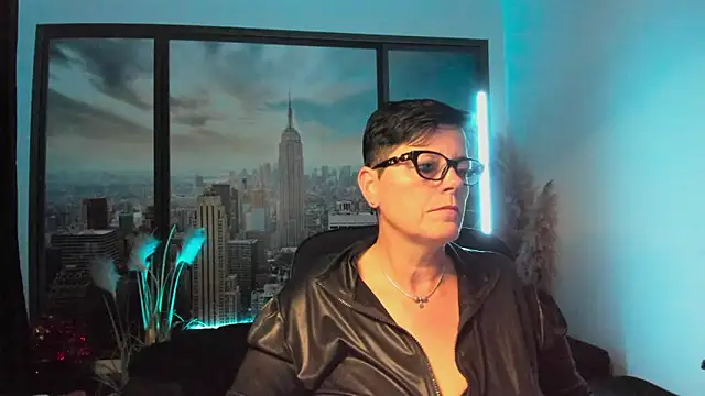 ninarandmann online show from 8, 9, 2025