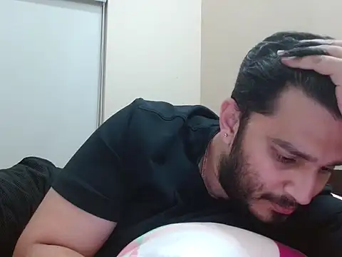 Snapshot of robintoit chatting on 1, 3, 2026 robintoit online show from 1, 3, 2026