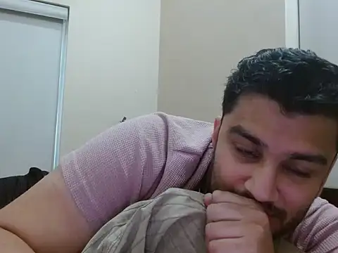 Snapshot of robintoit chatting on 2, 2, 2026 robintoit online show from 2, 2, 2026