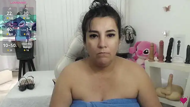 Snapshot of mom_hot__ chatting on 12, 7, 2026 mom hot online show from 12, 7, 2026