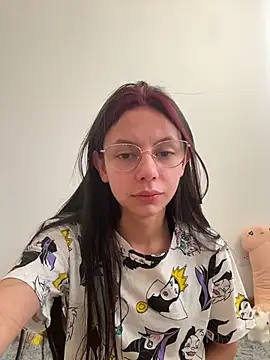 Snapshot of Bonniepark chatting on 5, 12, 2025 Bonniepark online show from 5, 12, 2025