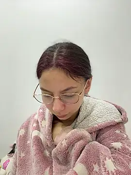 Snapshot of Bonniepark chatting on 21, 12, 2025 Bonniepark online show from 21, 12, 2025