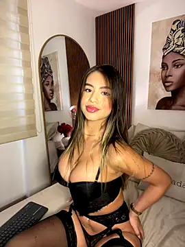  laura 02 online show from 2, 10, 2025