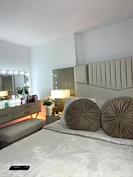  laura 02 online show from 2, 12, 2025