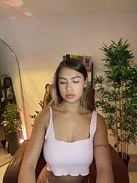  laura 02 online show from 21, 3, 2025