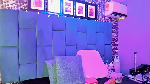 hanny milf online show from 18, 11, 2025