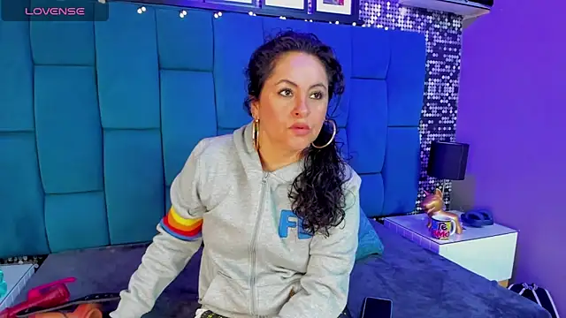 hanny milf online show from 22, 12, 2025