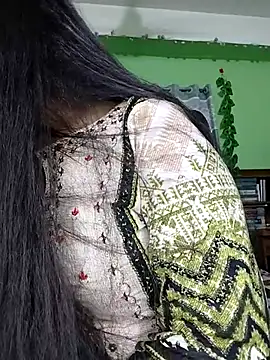 Idhika Paul online show from 7, 10, 2025