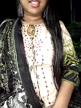 Idhika Paul online show from 6, 10, 2025