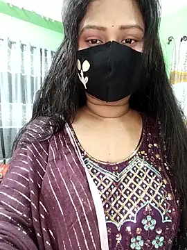 Idhika Paul online show from 8, 9, 2025