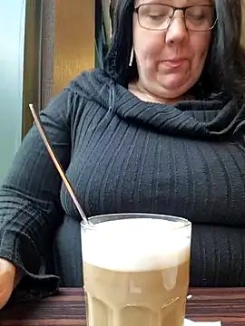 Snapshot of Black_Angel24 chatting on 5, 2, 2025 Black Angel24 online show from 5, 2, 2025