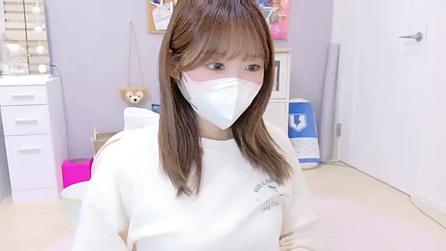 Yui-Ch online show from 6, 10, 2025