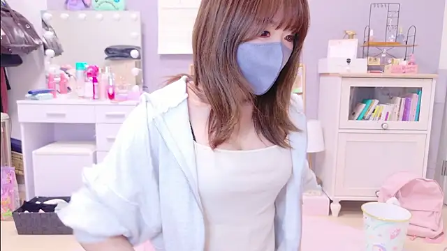 Yui-Ch online show from 16, 2, 2025