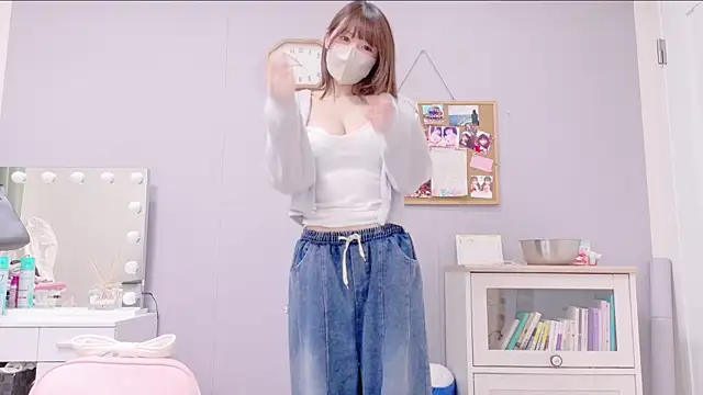 Yui-Ch online show from 13, 3, 2025