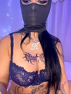 kamila french online show from 4, 11, 2025