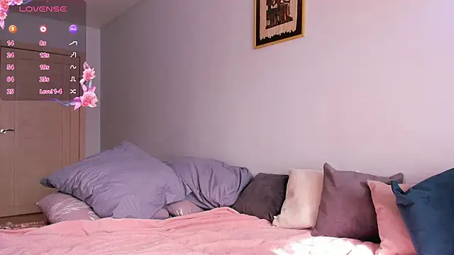 CrystalRey online show from 14, 9, 2025