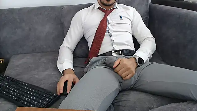 Snapshot of Naughtb0y chatting on 6, 6, 2026 Naughtb0y online show from 6, 6, 2026