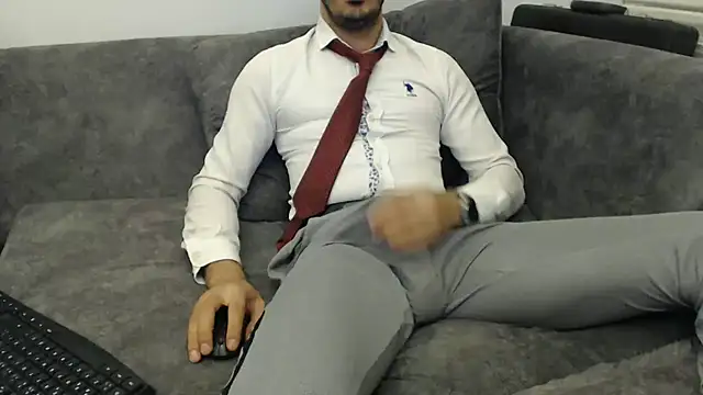 Snapshot of Naughtb0y chatting on 4, 6, 2026 Naughtb0y online show from 4, 6, 2026