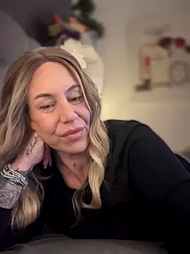 blondebitch2 online show from 10, 11, 2025