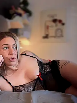 blondebitch2 online show from 29, 9, 2025