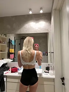 LuisaBecker online show from 10, 9, 2025