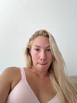 LuisaBecker online show from 21, 9, 2025