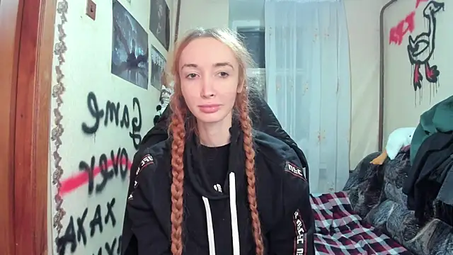 Roxy Silver online show from 27, 2, 2025