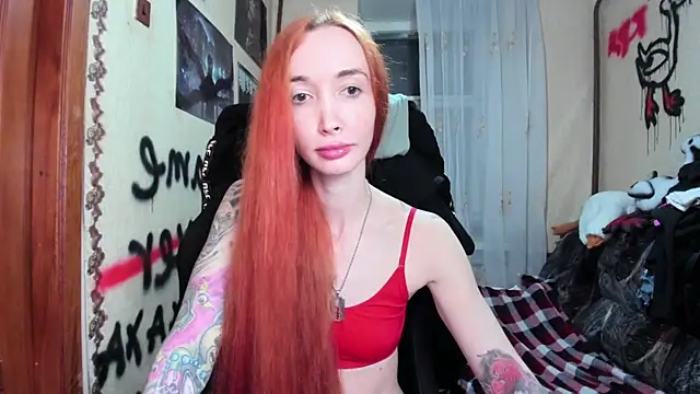 Roxy Silver online show from 4, 10, 2025