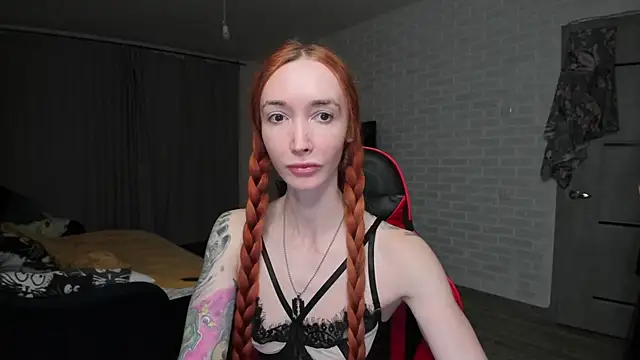 Roxy Silver online show from 19, 10, 2025