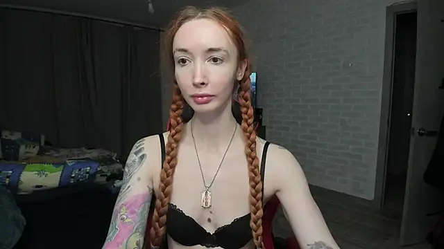 Roxy Silver online show from 4, 3, 2025