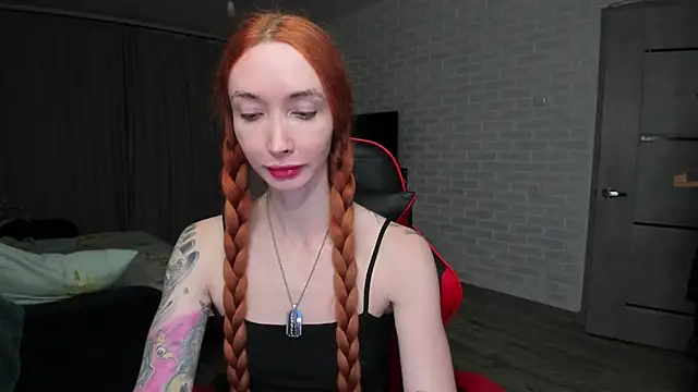 Roxy Silver online show from 12, 9, 2025