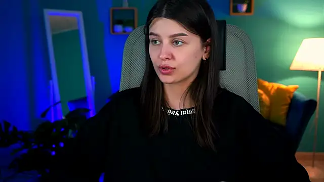 NicoleMun online show from 19, 2, 2025