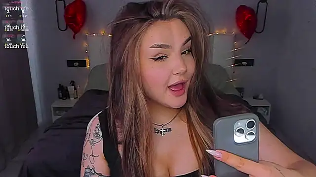 Snapshot of little_m0use chatting on 24, 2, 2026 little m0use online show from 24, 2, 2026