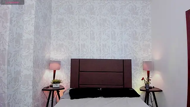 xenia golden online show from 8, 11, 2025