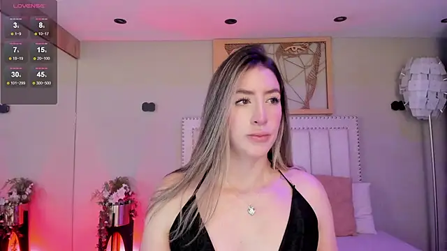  AlejaCruz  online show from 19, 5, 2026