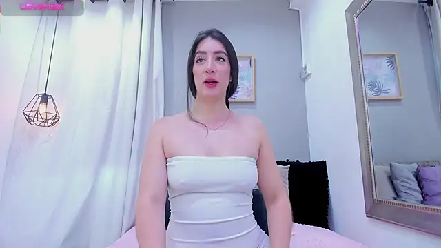  AlejaCruz  online show from 5, 10, 2025