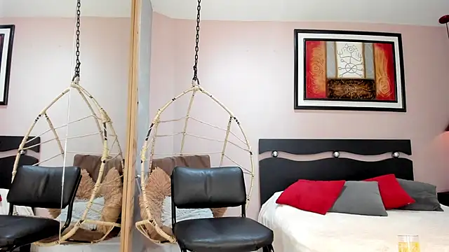  AlejaCruz  online show from 7, 2, 2026