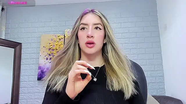  AlejaCruz  online show from 19, 12, 2025