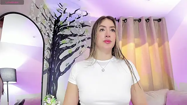  AlejaCruz  online show from 20, 5, 2026