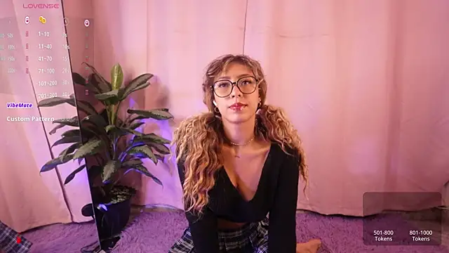 Miranditta online show from 1, 3, 2025