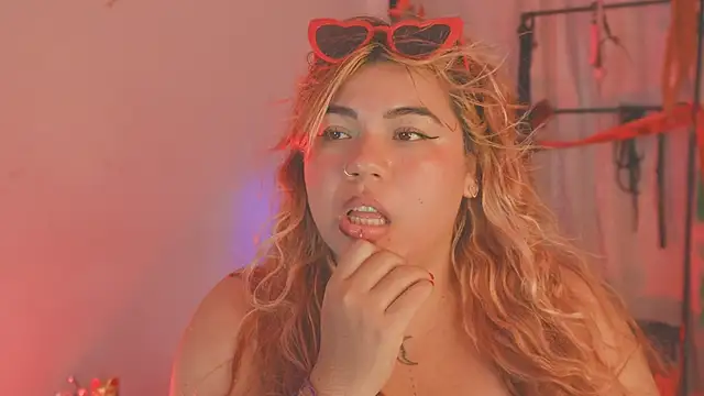 Samanta cutee online show from 7, 11, 2025