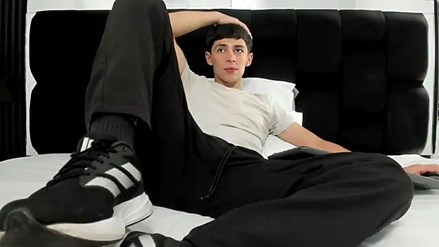 Adam Clay21 online show from 22, 3, 2025