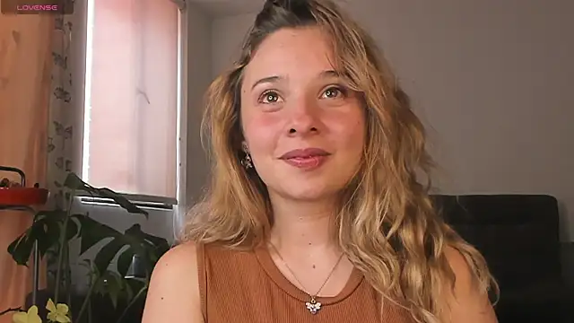 Snapshot of Sophy_Bunny chatting on 3, 3, 2025 Sophy Bunny online show from 3, 3, 2025