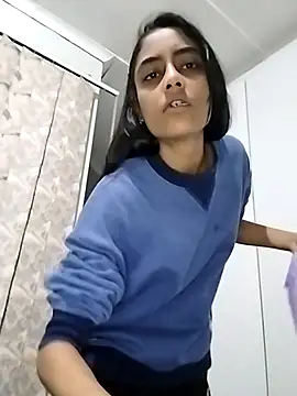 Snapshot of cleopatra-phaedra chatting on 2, 10, 2025 cleopatra-phaedra online show from 2, 10, 2025