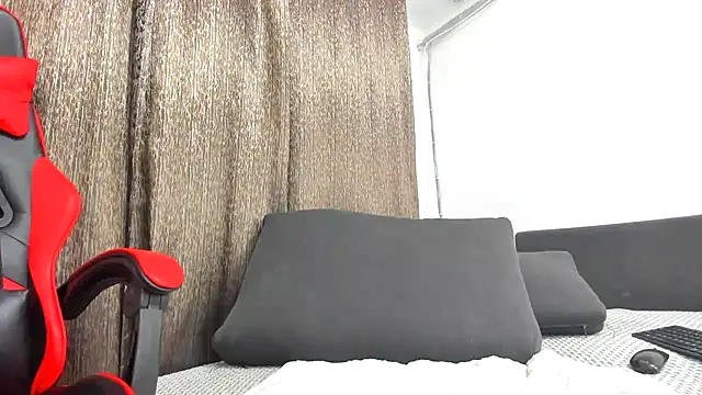 Snapshot of EmmaStward chatting on 24, 11, 2025 EmmaStward online show from 24, 11, 2025