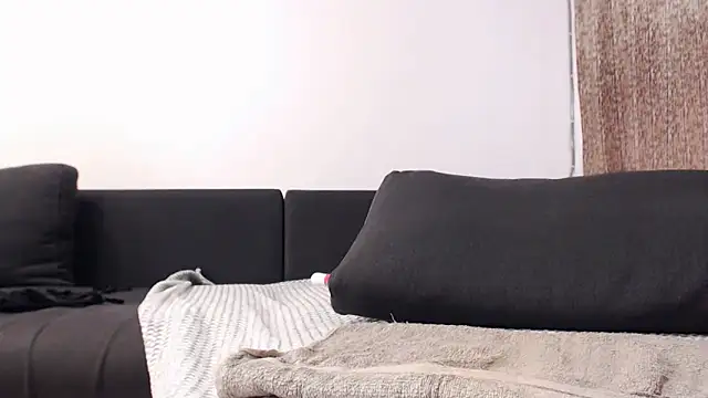 Snapshot of EmmaStward chatting on 4, 11, 2025 EmmaStward online show from 4, 11, 2025