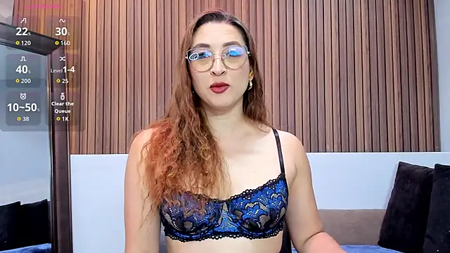 Snapshot of _LaraMom_ chatting on 15, 7, 2026 LaraMom online show from 15, 7, 2026
