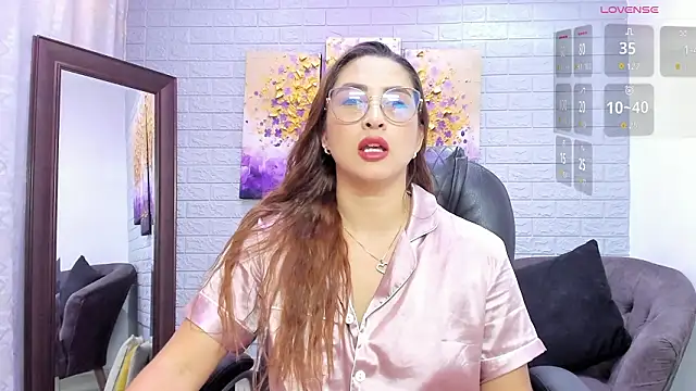  LaraMom  online show from 10, 3, 2026